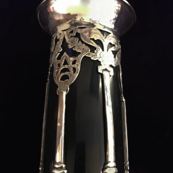 Antico portafiori in argento