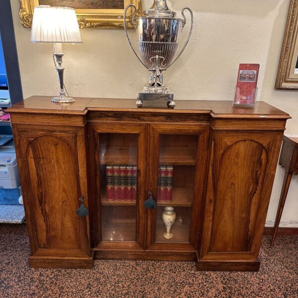 Antica Credenza Inglese a 4 ante