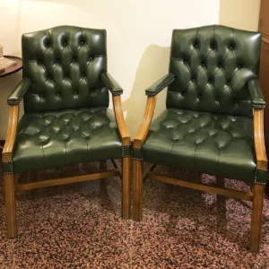 Coppia di poltroncine Chesterfield verdi
