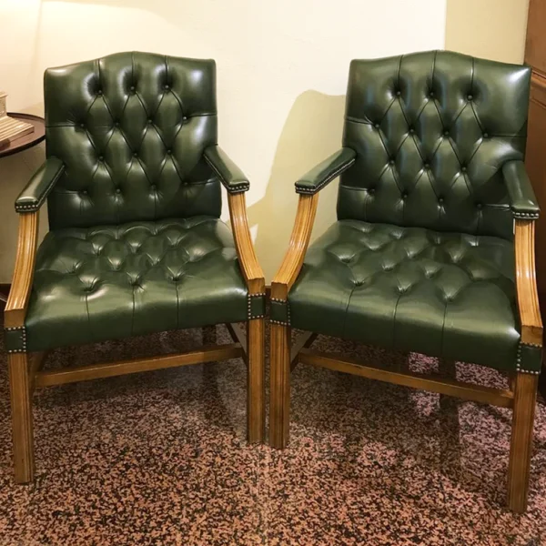 Coppia di poltroncine Chesterfield verdi