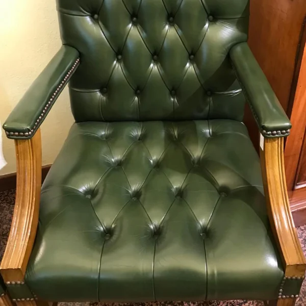 Coppia di poltroncine Chesterfield verdi - immagine 3