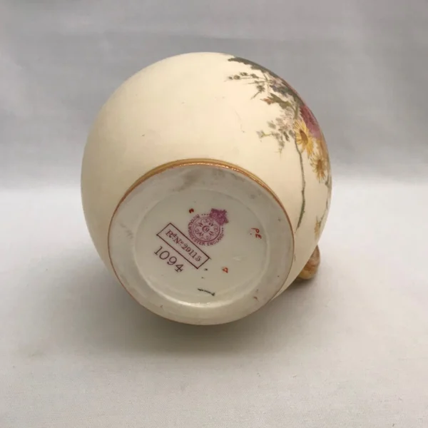 Antica brocca in porcellana inglese “Royal Worcester”