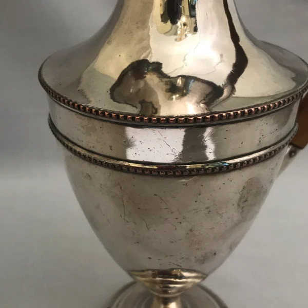 Antica brocca per acqua