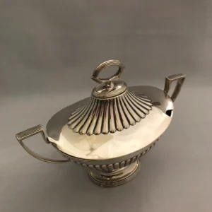 Antica sauce boat