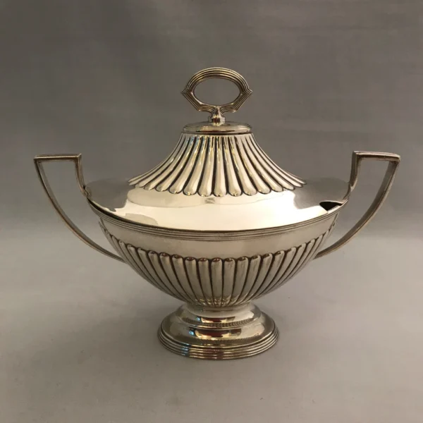 Antica sauce boat