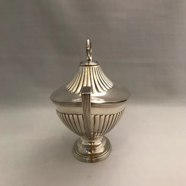 Antica sauce boat