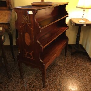 Antica libreria bifacciale a giorno