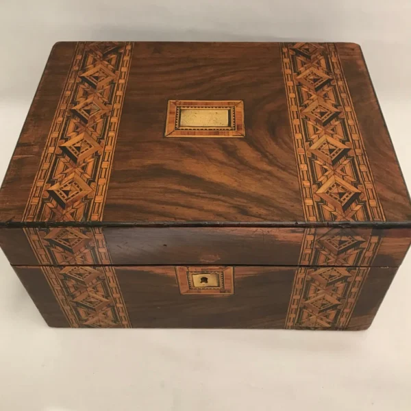 Antica scatola in legno intarsiata inglese