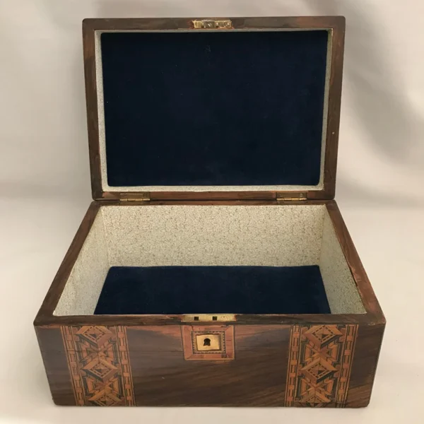 Antica scatola in legno intarsiata inglese