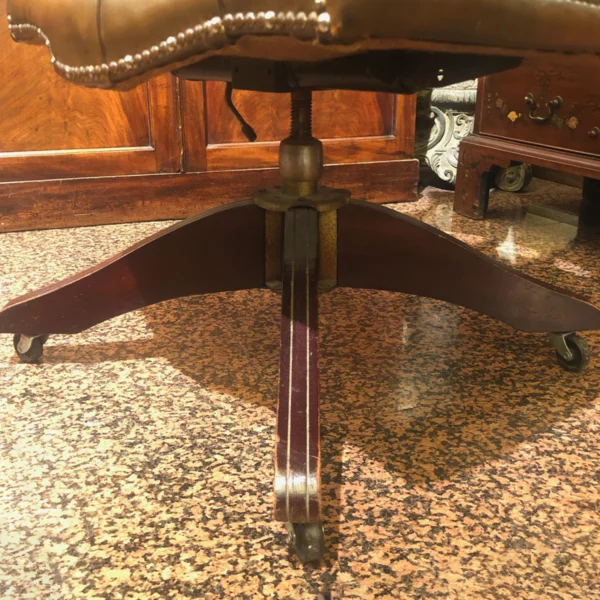 Poltrona girevole vintage