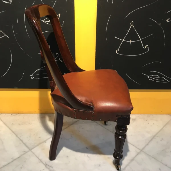 Antica sedia Vittoriana in mogano con ruote