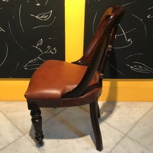 Antica sedia Vittoriana in mogano con ruote
