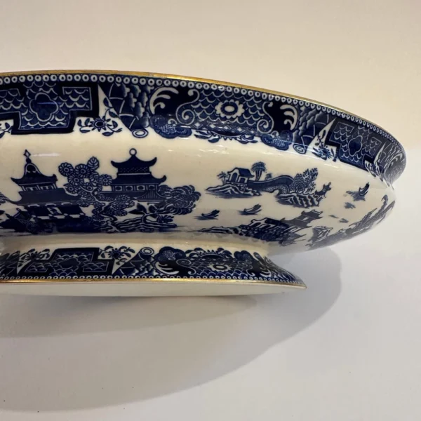 Antica zuppiera in ceramica
