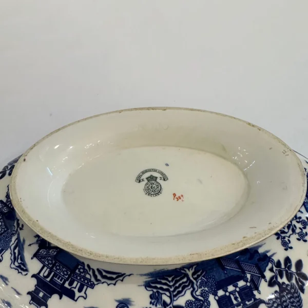 Antica zuppiera in ceramica
