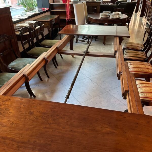 Antico tavolo allungabile in mogano - immagine 4