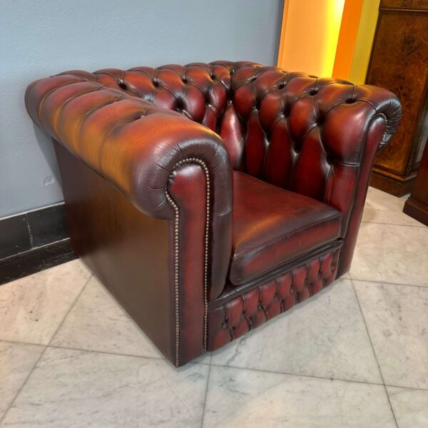 Poltrona Chesterfield in pelle Bordeaux - immagine 3