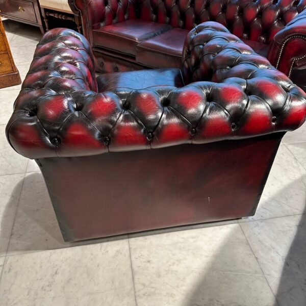 Poltrona Chesterfield in pelle Bordeaux - immagine 4