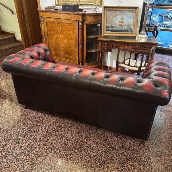 Divano Chesterfield Bordeaux vintage a tre posti - immagine 7