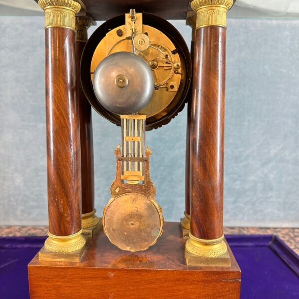 Antico orologio da appoggio in Piuma di Mogano - immagine 6